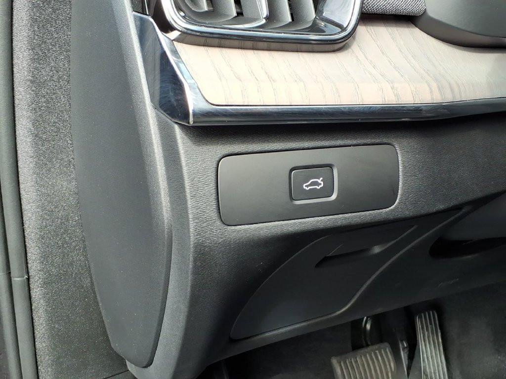 Certified 2026 Volvo XC90 B6 Ultra AWD/4WD image 12