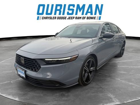 Used 2025 Honda Accord Sport image 2