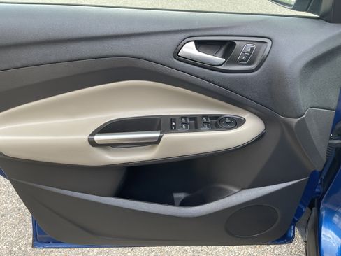 Used 2019 Ford Escape SEL AWD/4WD image 12