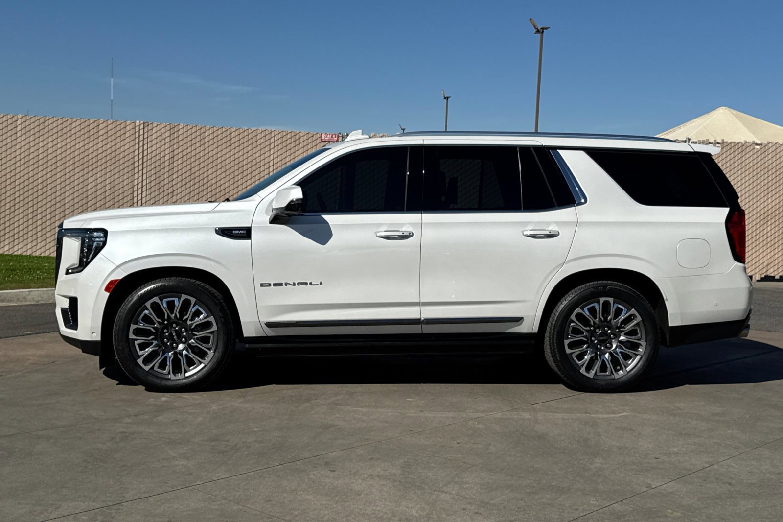 Certified 2023 GMC Yukon Denali Ultimate AWD/4WD image 7