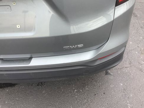 Used 2024 GMC Terrain SLE image 7