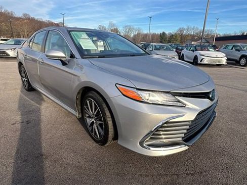 Certified 2022 Toyota Camry XLE image 7