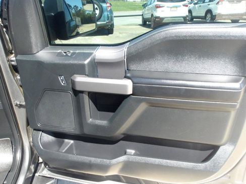 Used 2016 Ford F150 XLT w/ Equipment Group 302A Luxury image 9