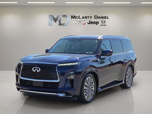 Used 2025 INFINITI QX80 Sensory AWD/4WD image 2