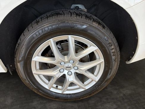 Used 2020 Volvo XC60 T5 Momentum AWD/4WD image 40