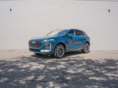 New 2026 Audi Q3 quattro 2.0T AWD/4WD image 1