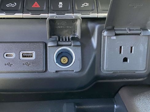 Used 2020 GMC Sierra 1500 SLT w/ SLT Premium Plus Package image 31