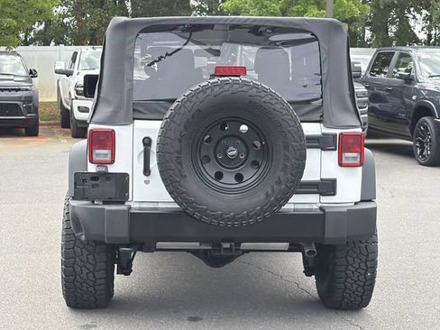Used 2017 Jeep Wrangler Sport AWD/4WD image 12
