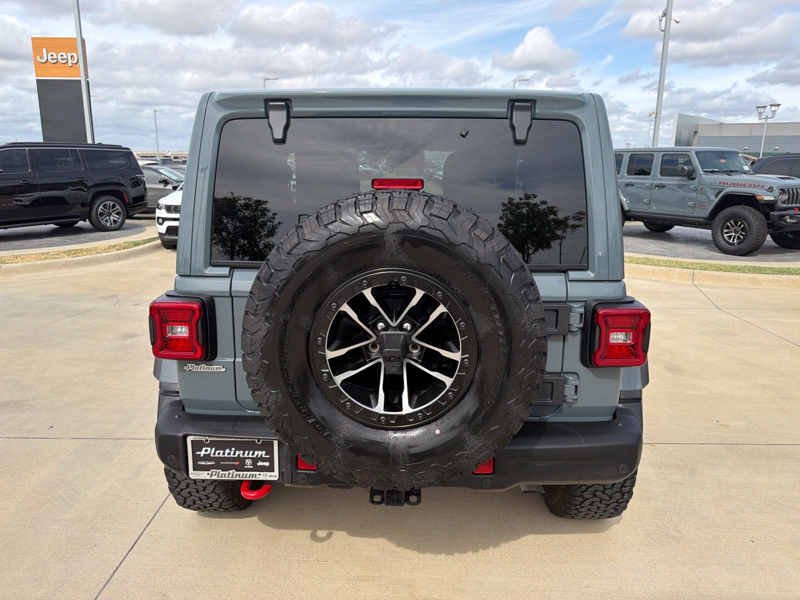 Used 2025 Jeep Wrangler Rubicon AWD/4WD image 4