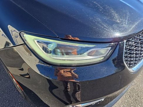 Used 2024 Chrysler Pacifica Touring-L image 32