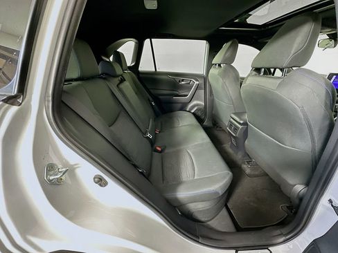 Used 2024 Toyota RAV4 SE w/ Convenience Package image 28