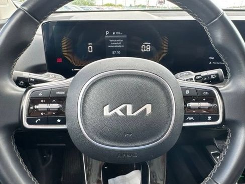 Used 2024 Kia Sorento S FWD image 31