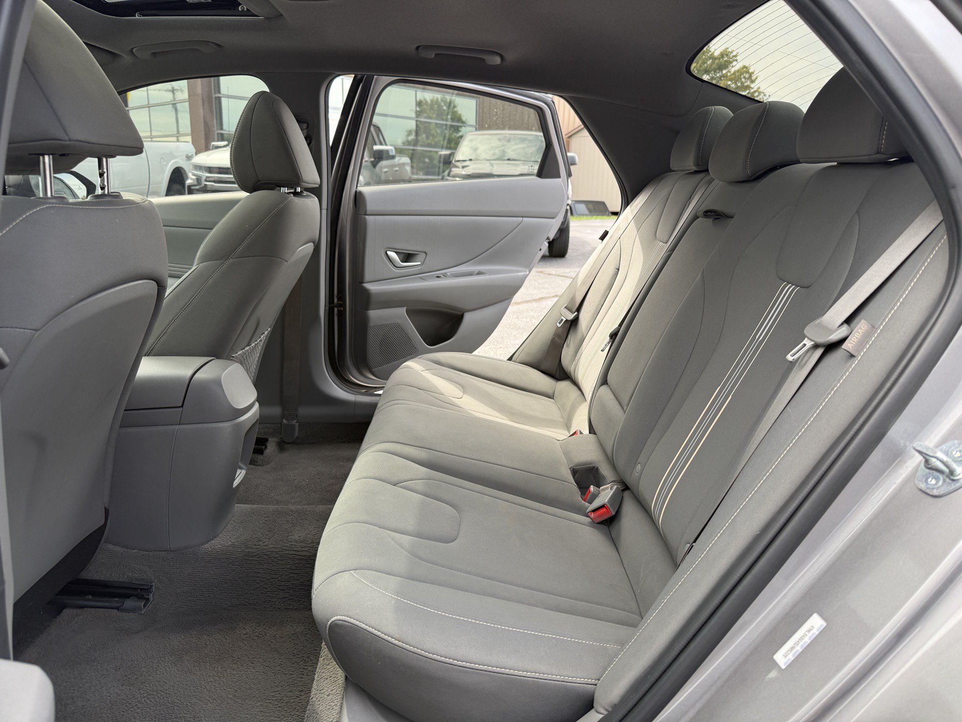 Used 2025 Hyundai Elantra SEL FWD image 30
