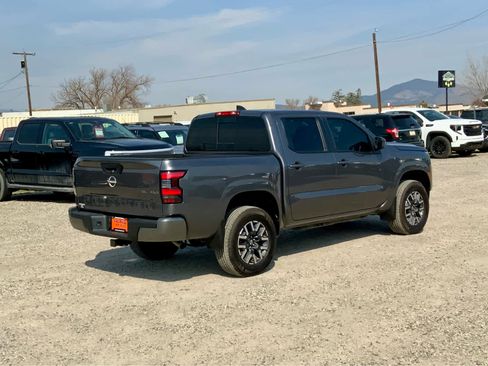 Used 2024 Nissan Frontier SL w/ Technology Package AWD/4WD image 5
