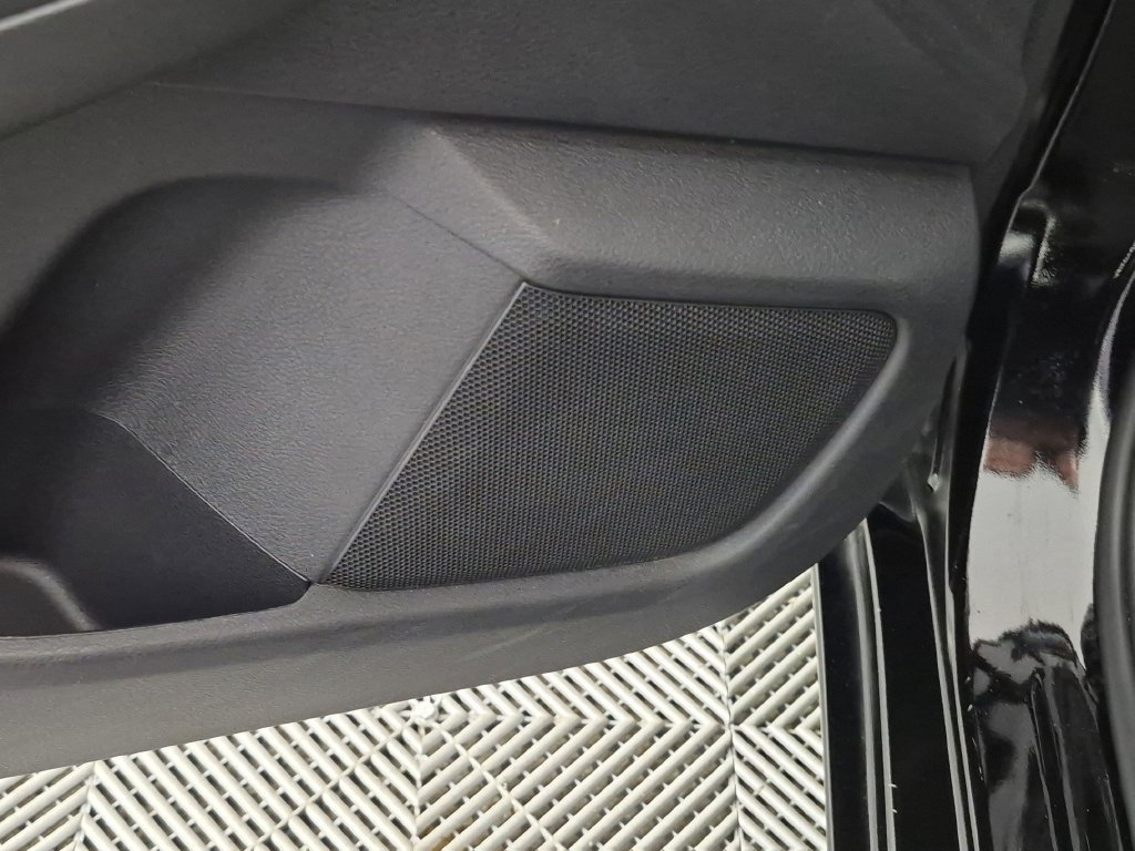 Used 2025 Nissan Sentra SV FWD image 15