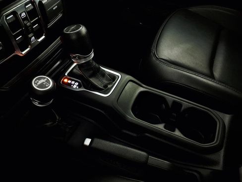 Used 2022 Jeep Gladiator Sport image 20