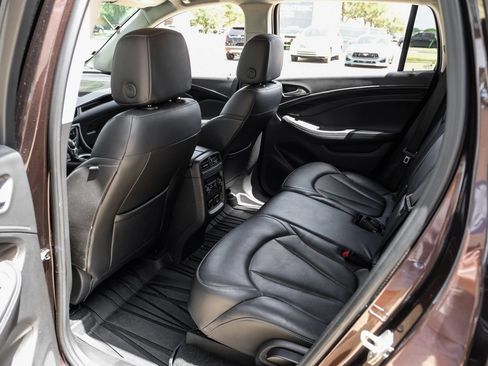 Used 2020 Buick Envision Essence AWD/4WD image 34
