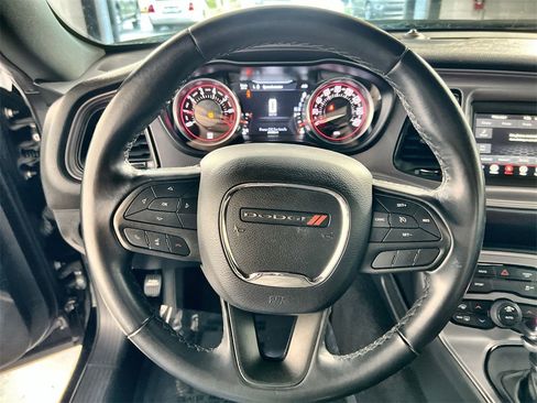 Used 2023 Dodge Challenger SXT image 11