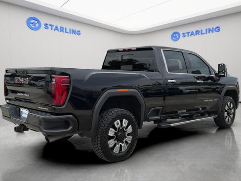 Used 2024 GMC Sierra 2500 Denali AWD/4WD image 9