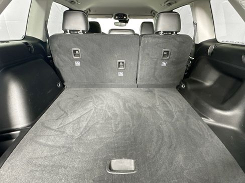 Used 2022 Jeep Grand Cherokee Limited image 24