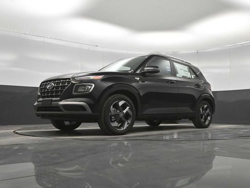 New 2026 Hyundai Venue SEL FWD image 32