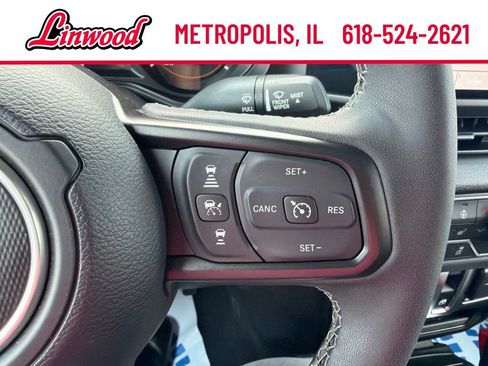Used 2025 Jeep Wrangler Sport AWD/4WD image 17