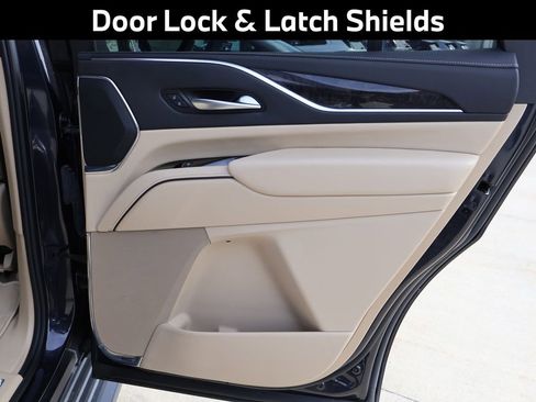 Used 2023 Cadillac Escalade Premium Luxury w/ Performance Package image 16