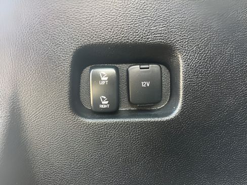 Used 2024 Ford Edge Titanium AWD/4WD image 9