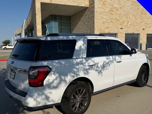 Used 2019 Ford Expedition Limited w/ Equipment Group 301A AWD/4WD image 8