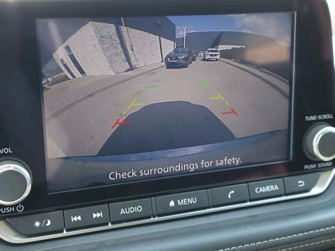 Used 2023 Nissan Rogue SV FWD image 7