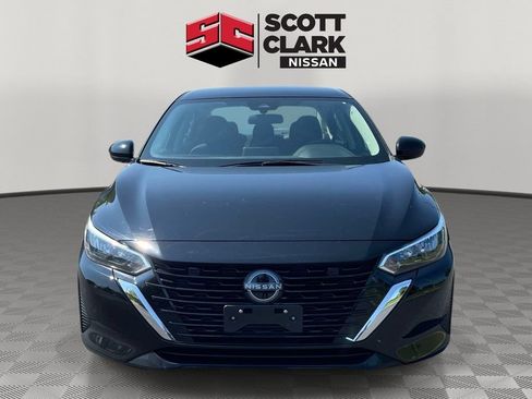Used 2024 Nissan Sentra SV FWD image 2