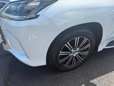 Used 2019 Lexus LX 570 4WD w/ Luxury Package image 24