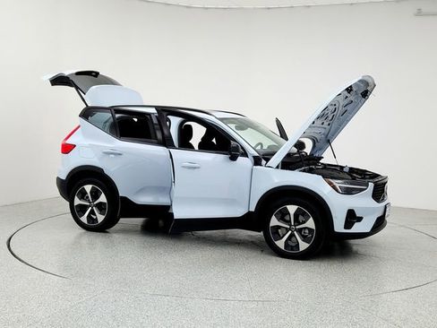 New 2026 Volvo XC40 B5 Plus w/ Protection Package Premier image 10