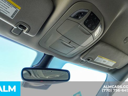 Used 2024 Chrysler Pacifica Select image 61