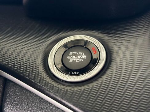 Used 2023 Jeep Grand Cherokee Laredo RWD image 6