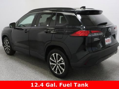 Used 2025 Toyota Corolla Cross XLE image 9