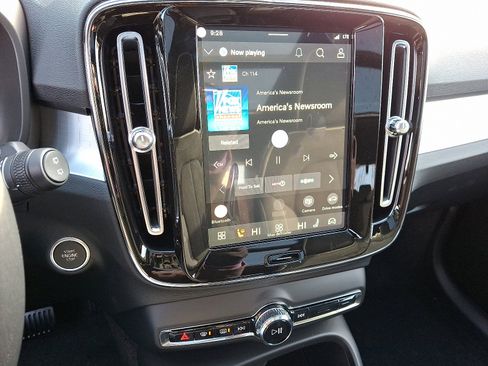 New 2026 Volvo XC40 B5 Ultra w/ Climate Package image 12