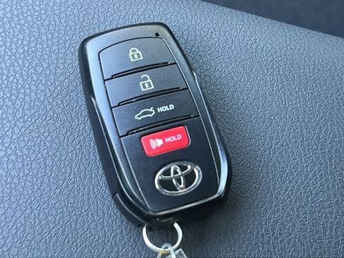 Used 2025 Toyota Camry LE w/ Convenience Package FWD image 27