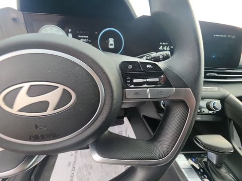 Used 2024 Hyundai Elantra SEL FWD image 16