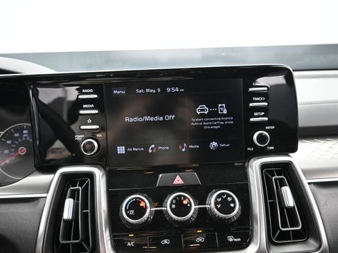 Used 2023 Kia Sorento LX FWD image 19