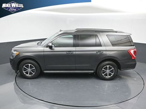 Used 2021 Ford Expedition XLT image 12