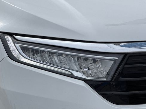 Certified 2024 Honda Odyssey EX-L image 10