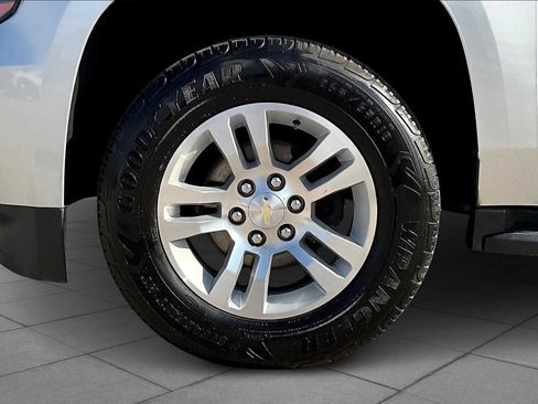 Used 2020 Chevrolet Suburban LT image 10