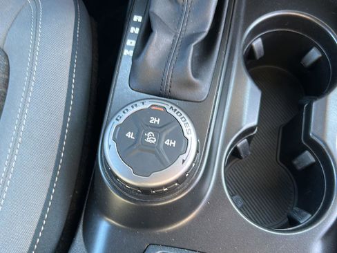 Used 2022 Ford Bronco Outer Banks image 24