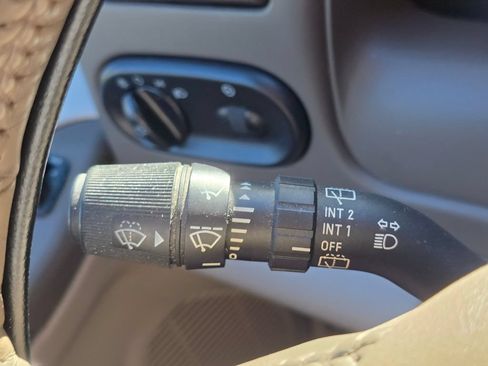 Used 2004 Ford Excursion XLT AWD/4WD image 33