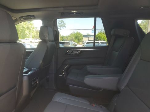 Used 2026 Chevrolet Tahoe Z71 w/ Comfort Package AWD/4WD image 12