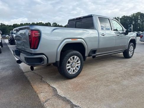 Used 2024 GMC Sierra 2500 Denali Ultimate AWD/4WD image 5