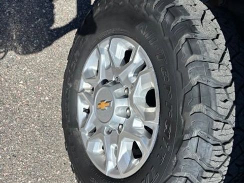 Certified 2021 Chevrolet Silverado 2500 LTZ w/ LTZ Convenience Package AWD/4WD image 11
