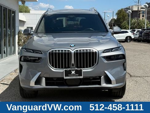 Used 2023 BMW X7 xDrive40i w/ Premium Package AWD/4WD image 3