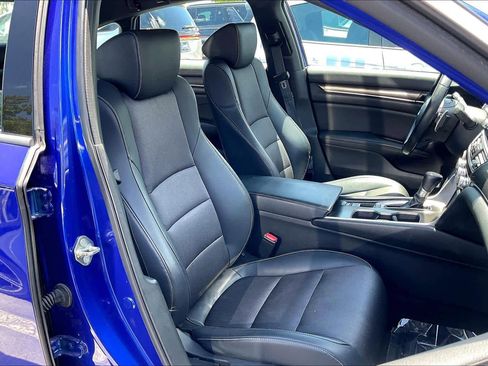 Used 2018 Honda Accord Sport image 8